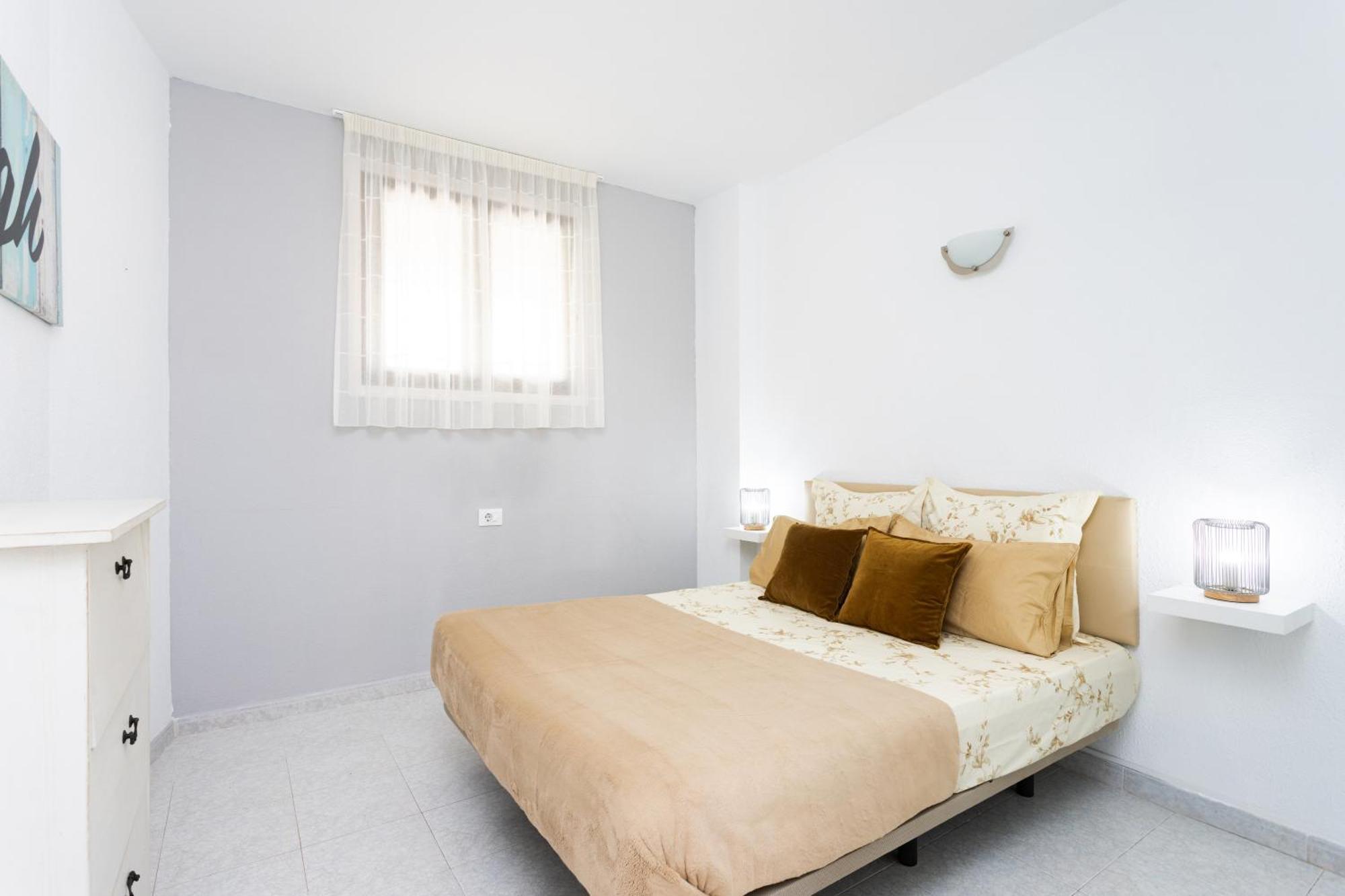 Seafront Apartment Just 200M From Las Vistas Beach Арона Экстерьер фото
