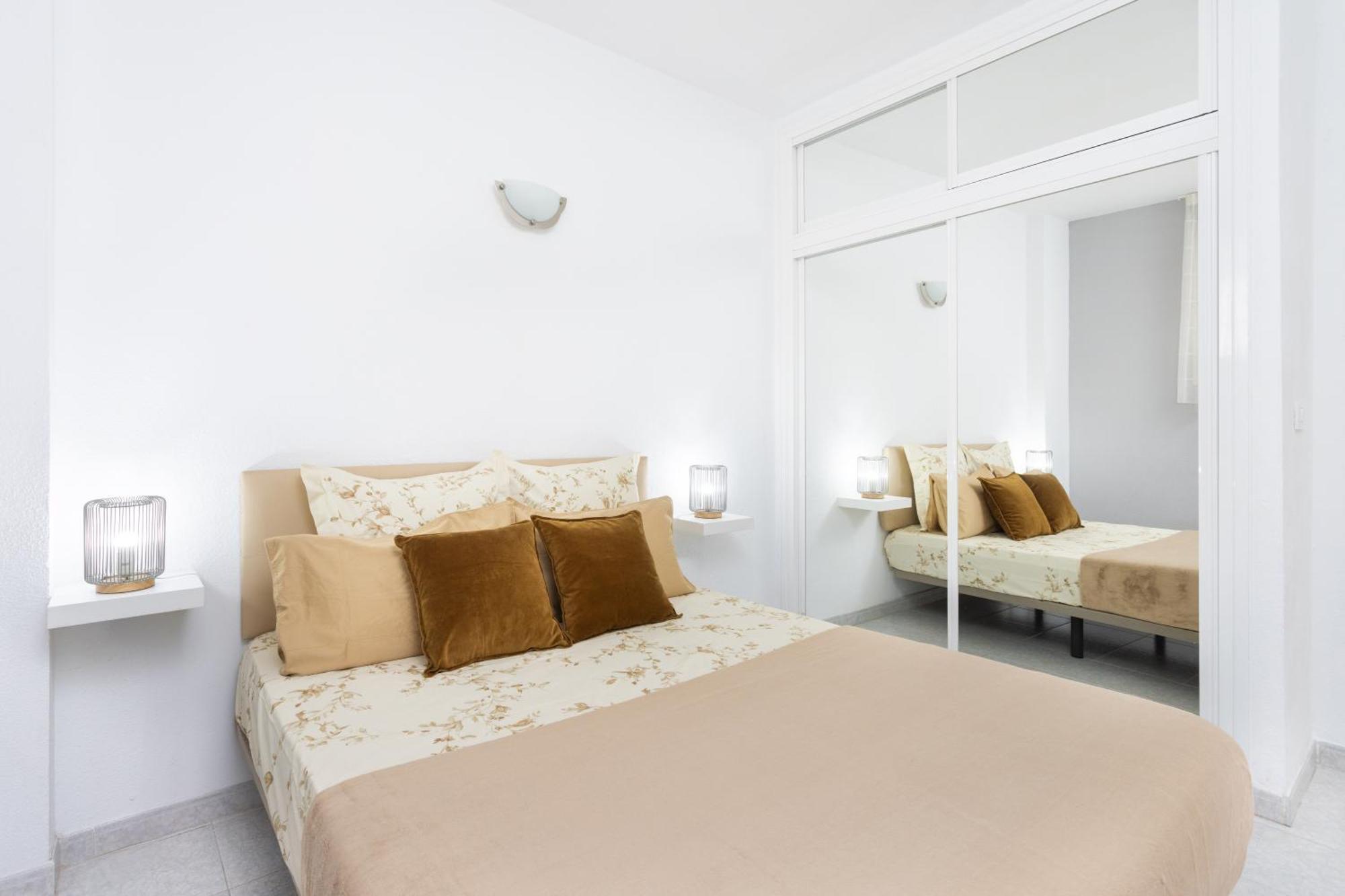 Seafront Apartment Just 200M From Las Vistas Beach Арона Экстерьер фото